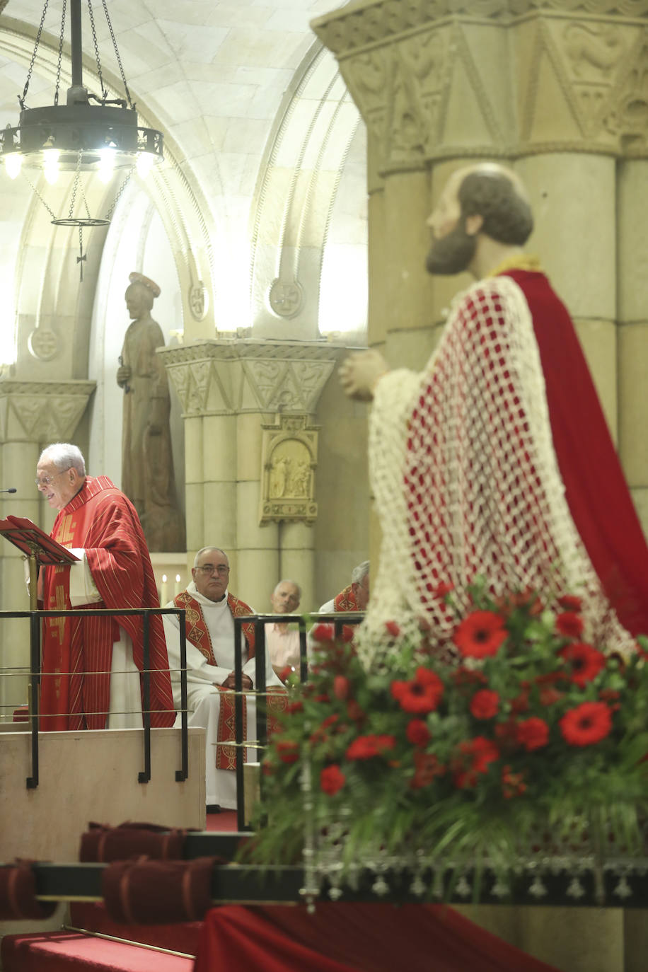 Gijón inicia los festejos por San Pedro con la bendición de las aguas