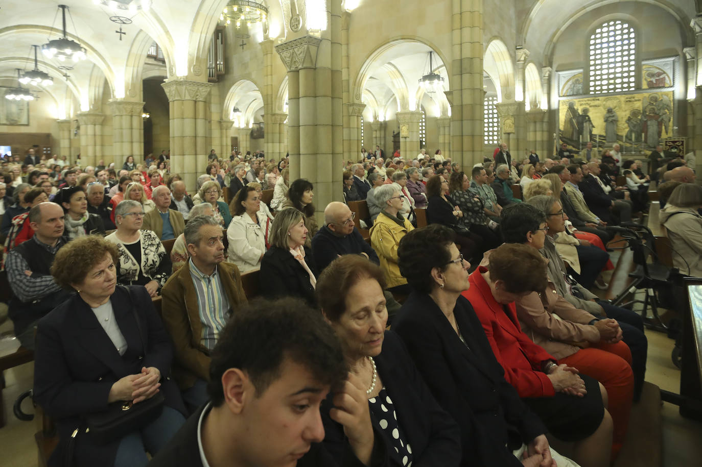 Gijón inicia los festejos por San Pedro con la bendición de las aguas