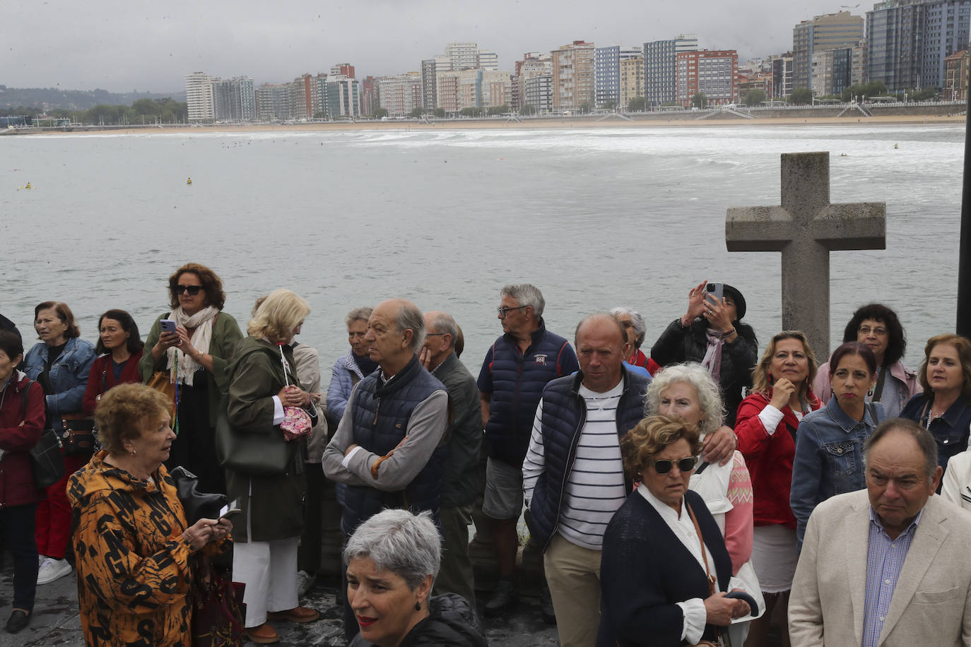 Gijón inicia los festejos por San Pedro con la bendición de las aguas