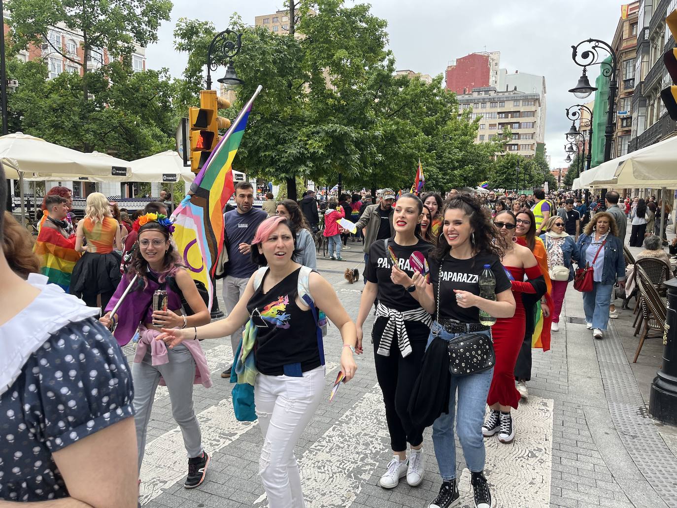 Las calles de Gijón se llenan de orgullo y de reivindicaciones a partes iguales