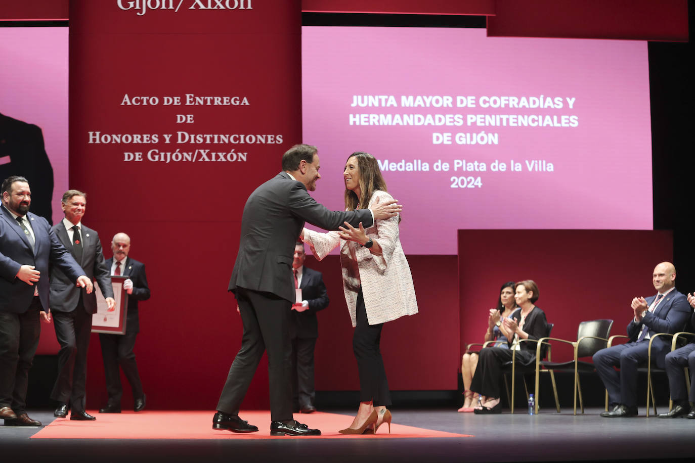 Honores y distinciones en Gijón: así fue la entrega de medallas de la ciudad