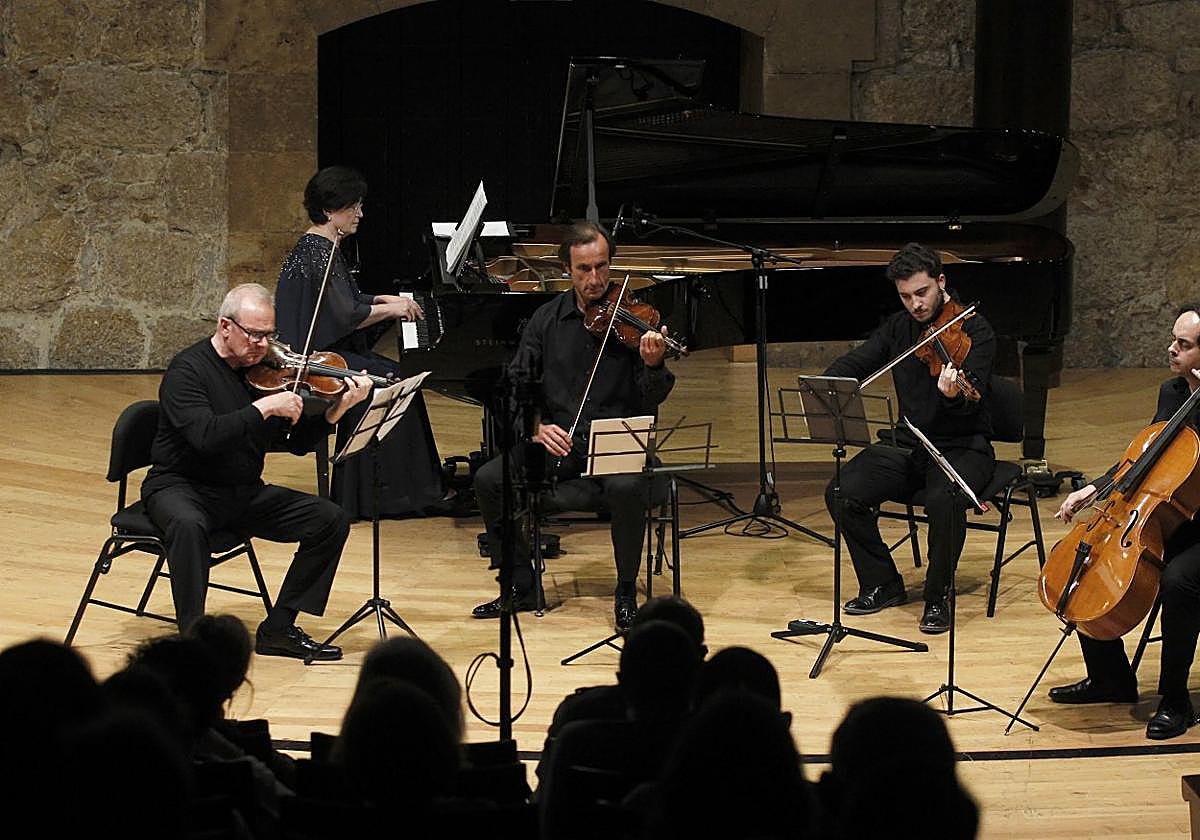 El concierto de Ensemble Ars Mundi culminó ayer la programación del Auditorio Príncipe Felipe, que cierra durante tres meses por obras.