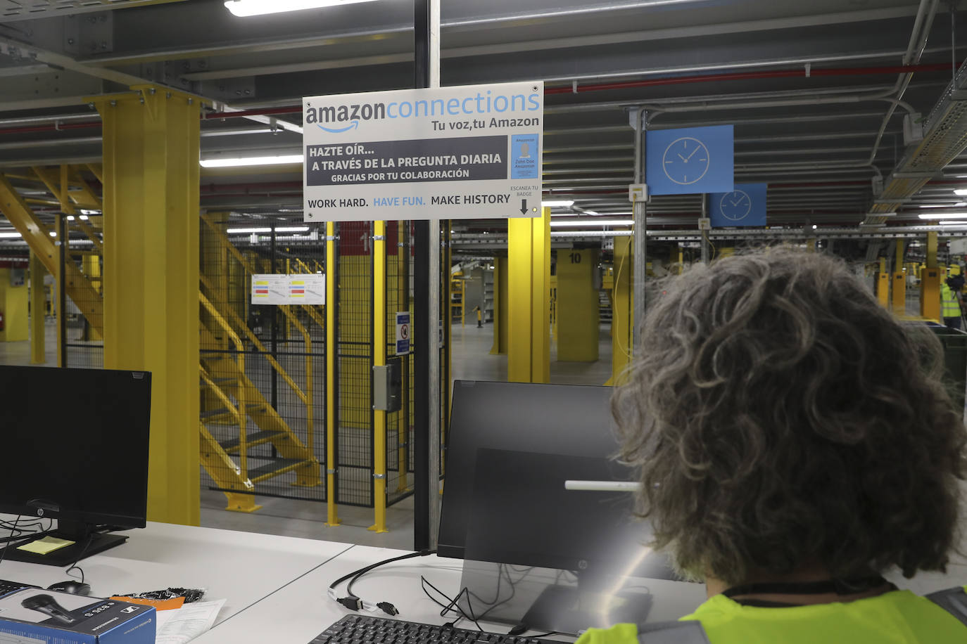 Las entrañas del centro de Amazon en Asturias: así son las instalaciones