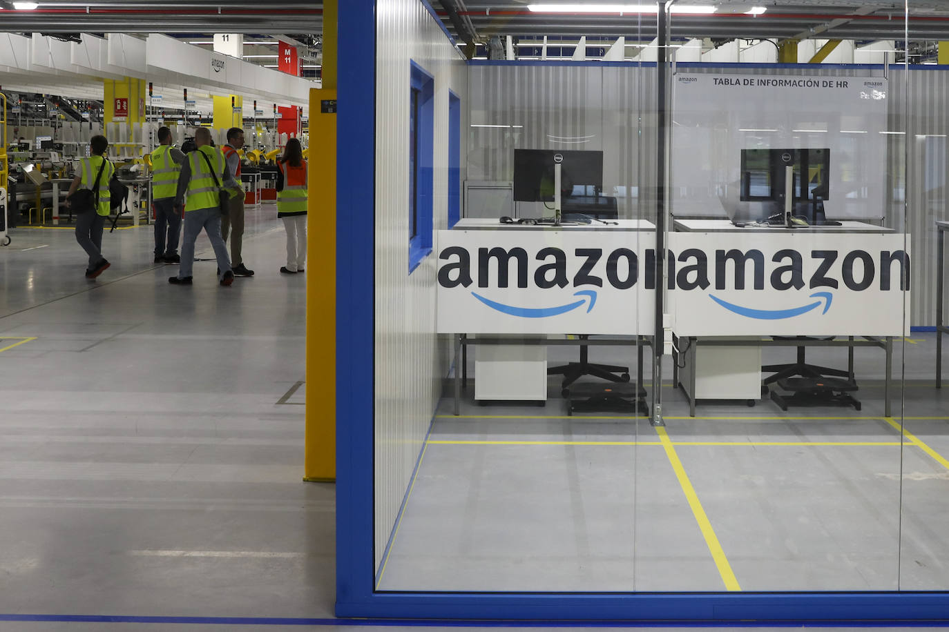 Las entrañas del centro de Amazon en Asturias: así son las instalaciones