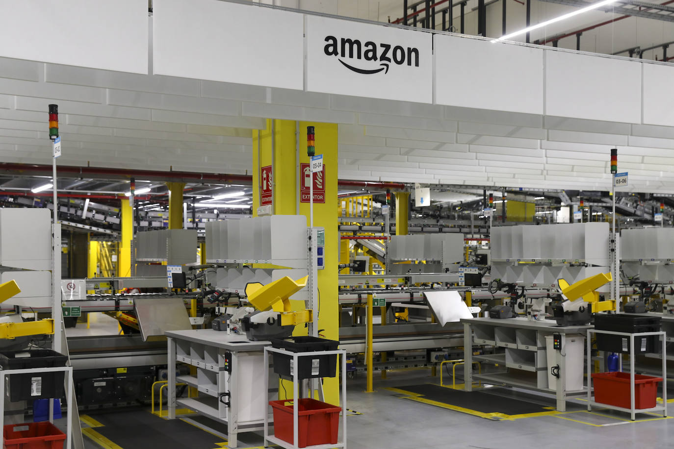 Las entrañas del centro de Amazon en Asturias: así son las instalaciones