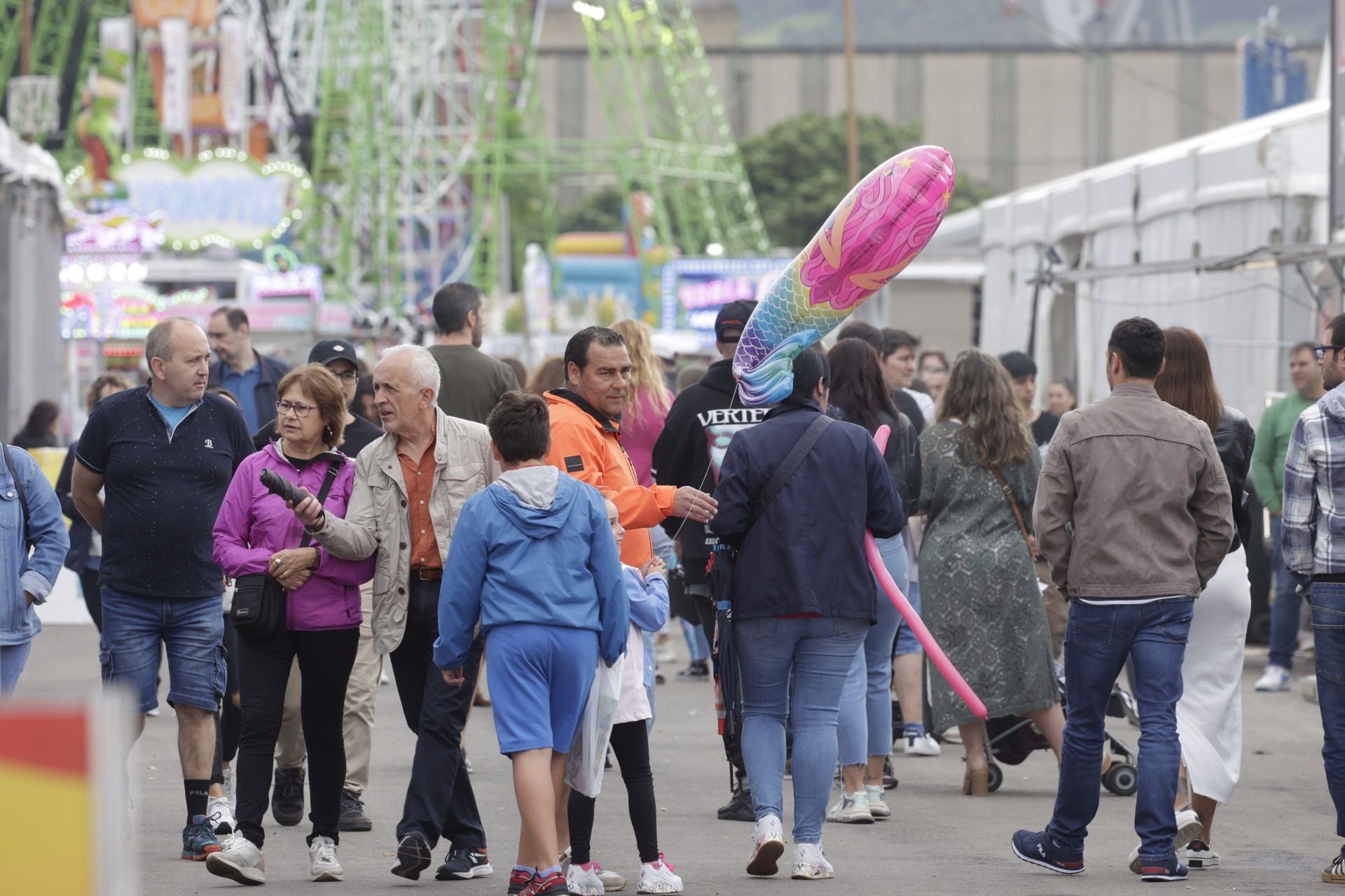 Llenazo en el primer gran sábado de la Semana Negra de Gijón