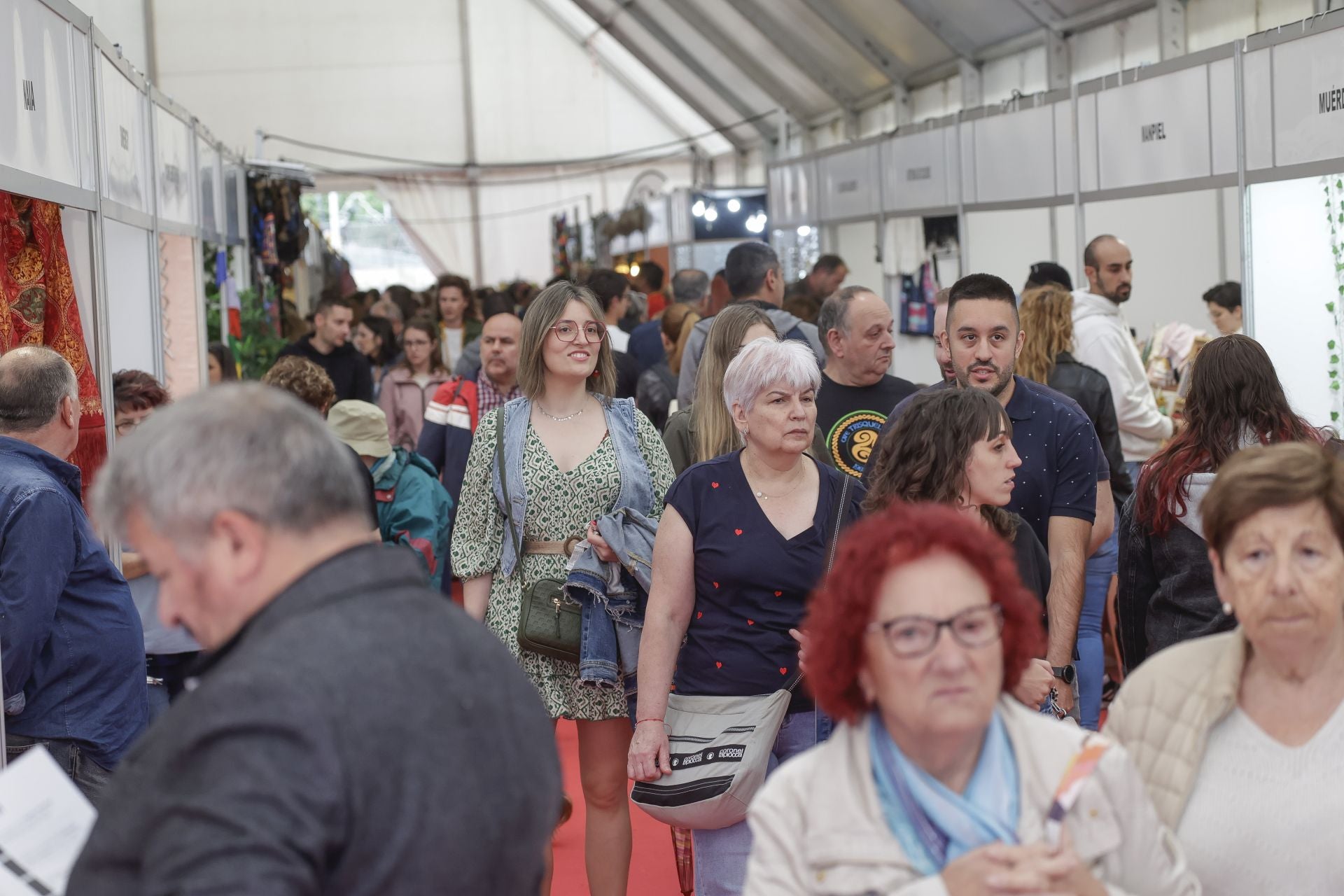 Llenazo en el primer gran sábado de la Semana Negra de Gijón