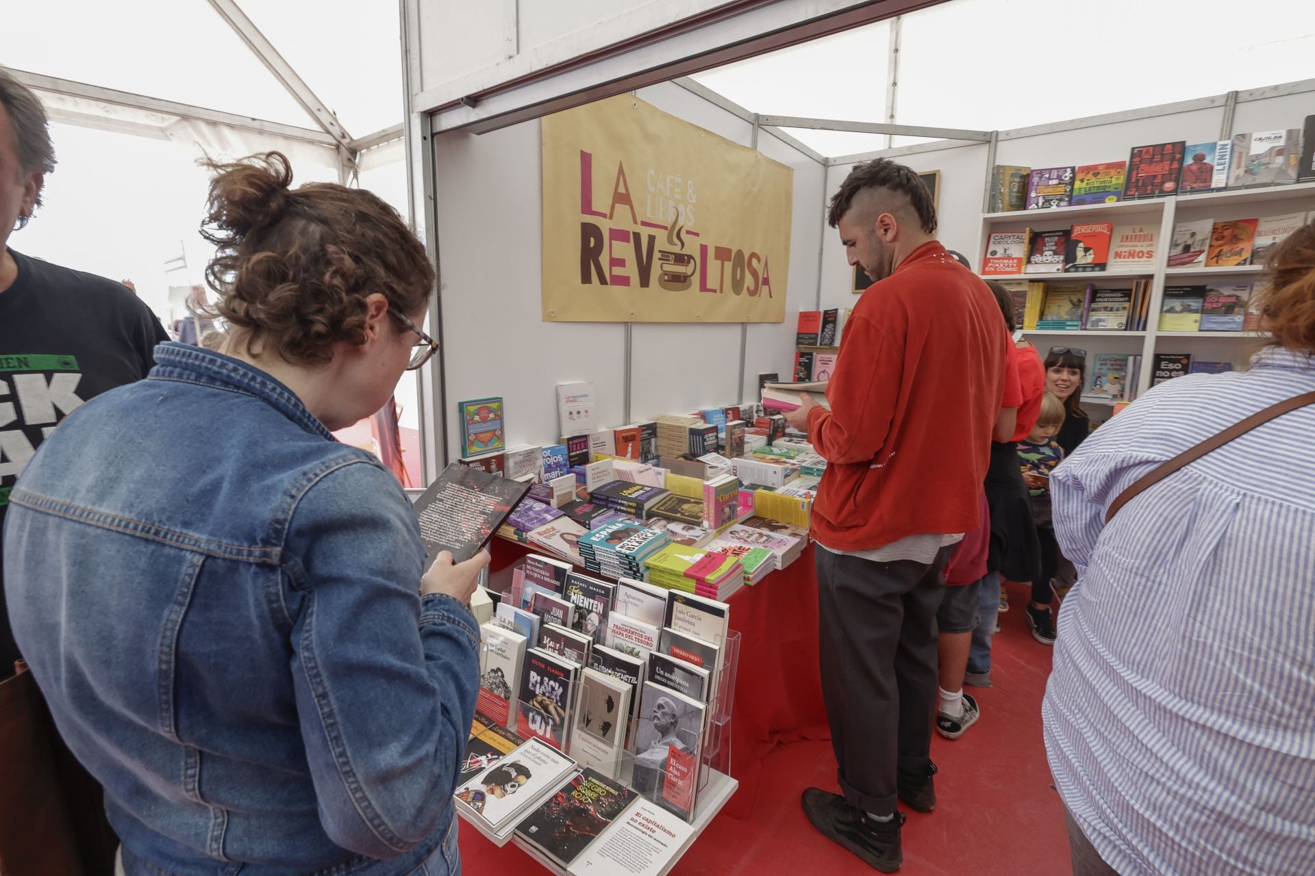 Llenazo en el primer gran sábado de la Semana Negra de Gijón