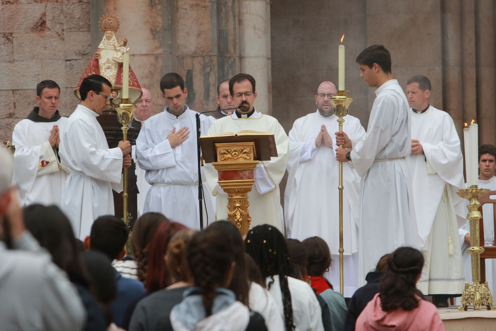 Covadonga reconquista la fe de 2.000 jóvenes