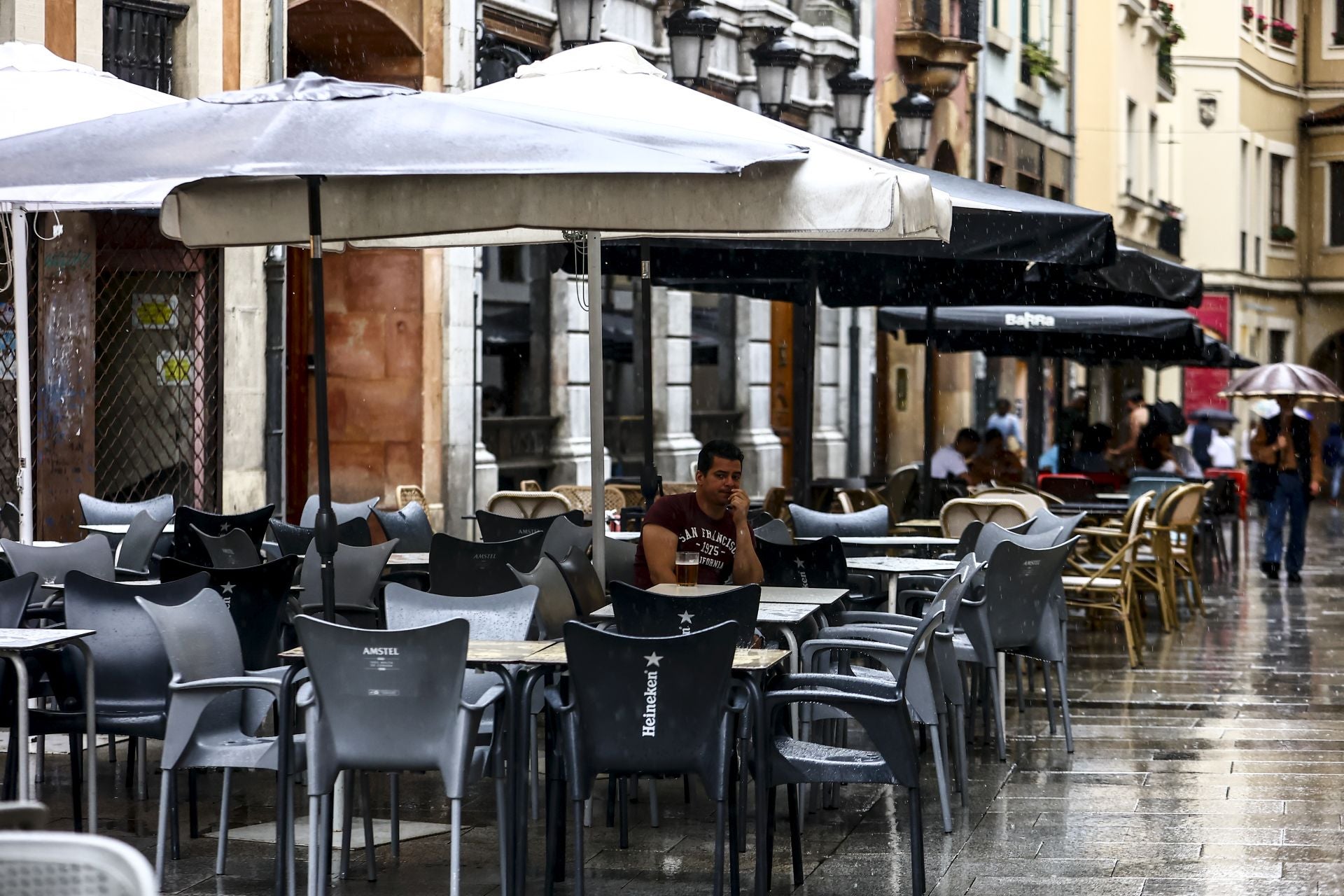 La lluvia &#039;acaba con el verano&#039; en Asturias