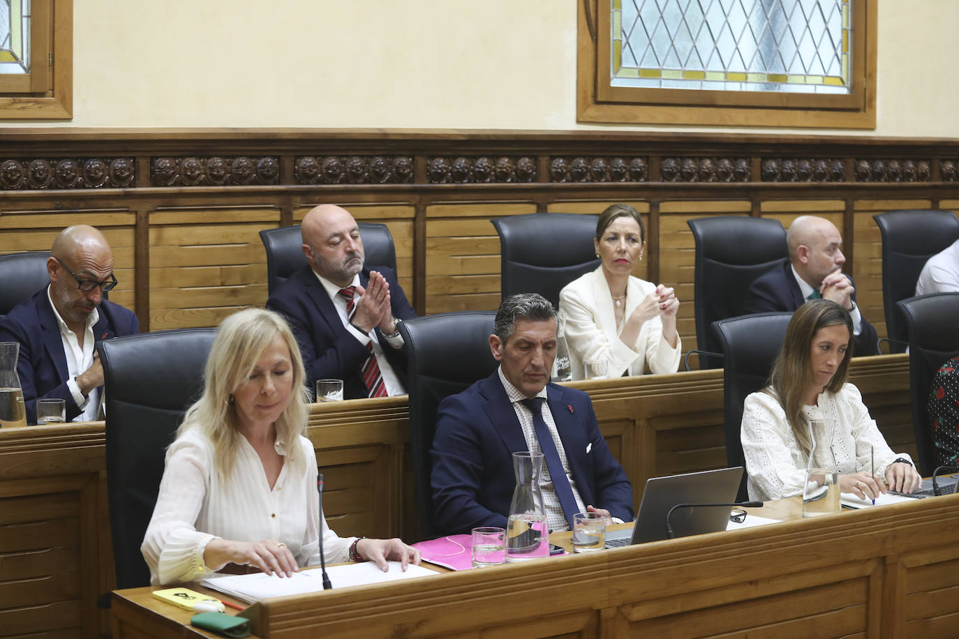 Un &#039;bronco&#039; pleno en Gijón: así fue el abandono de la oposición