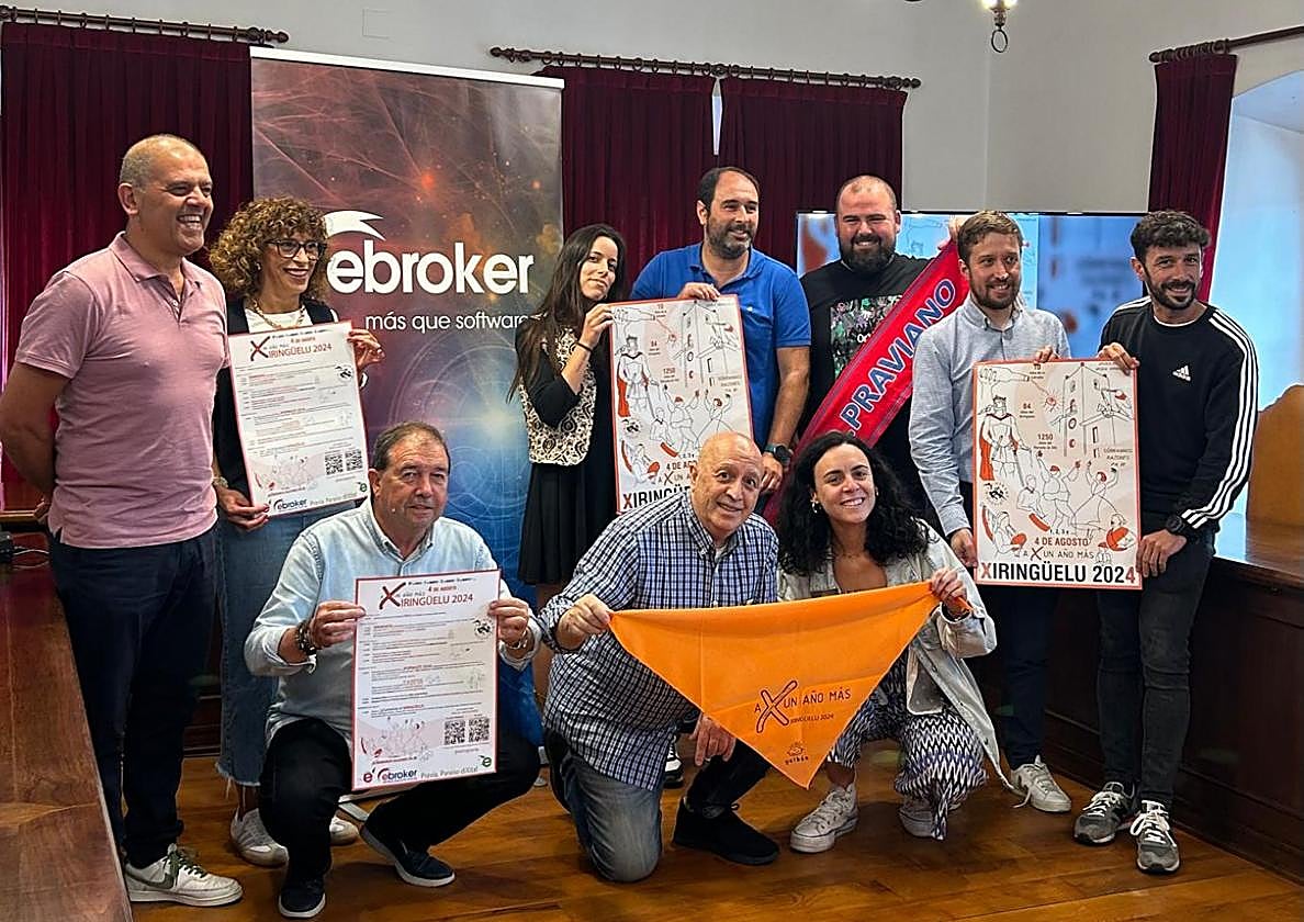 La presentación del Xiringüelu en el Ayuntamiento de Pravia.