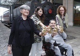 Foto de los ganadores, a excepción de Ignacio García de Pisón, en el Museo del Ferrocarril.