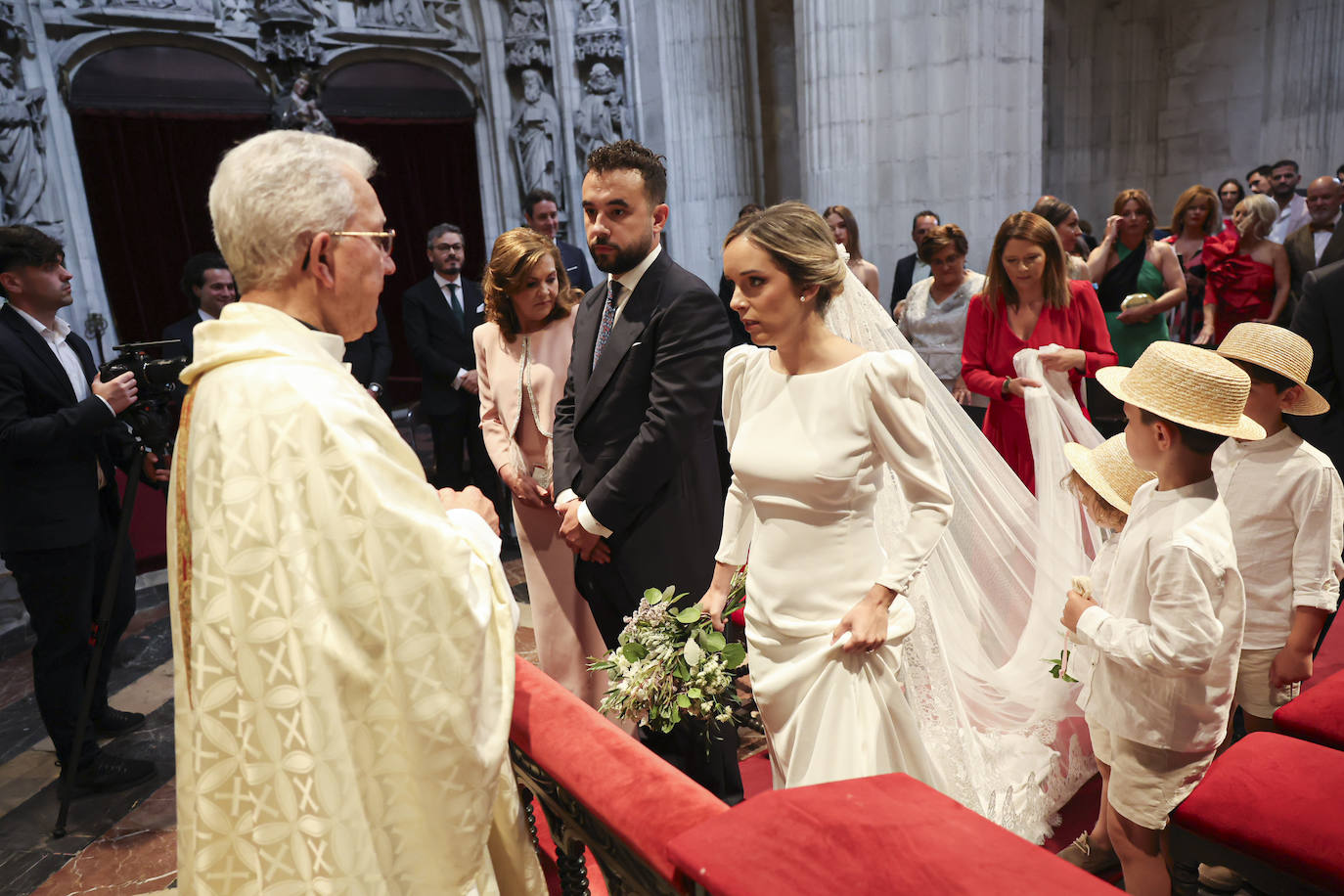 Boda en Oviedo: el promotor Hilario Riesgo y Nerea Velasco se dan el &#039;sí quiero&#039;