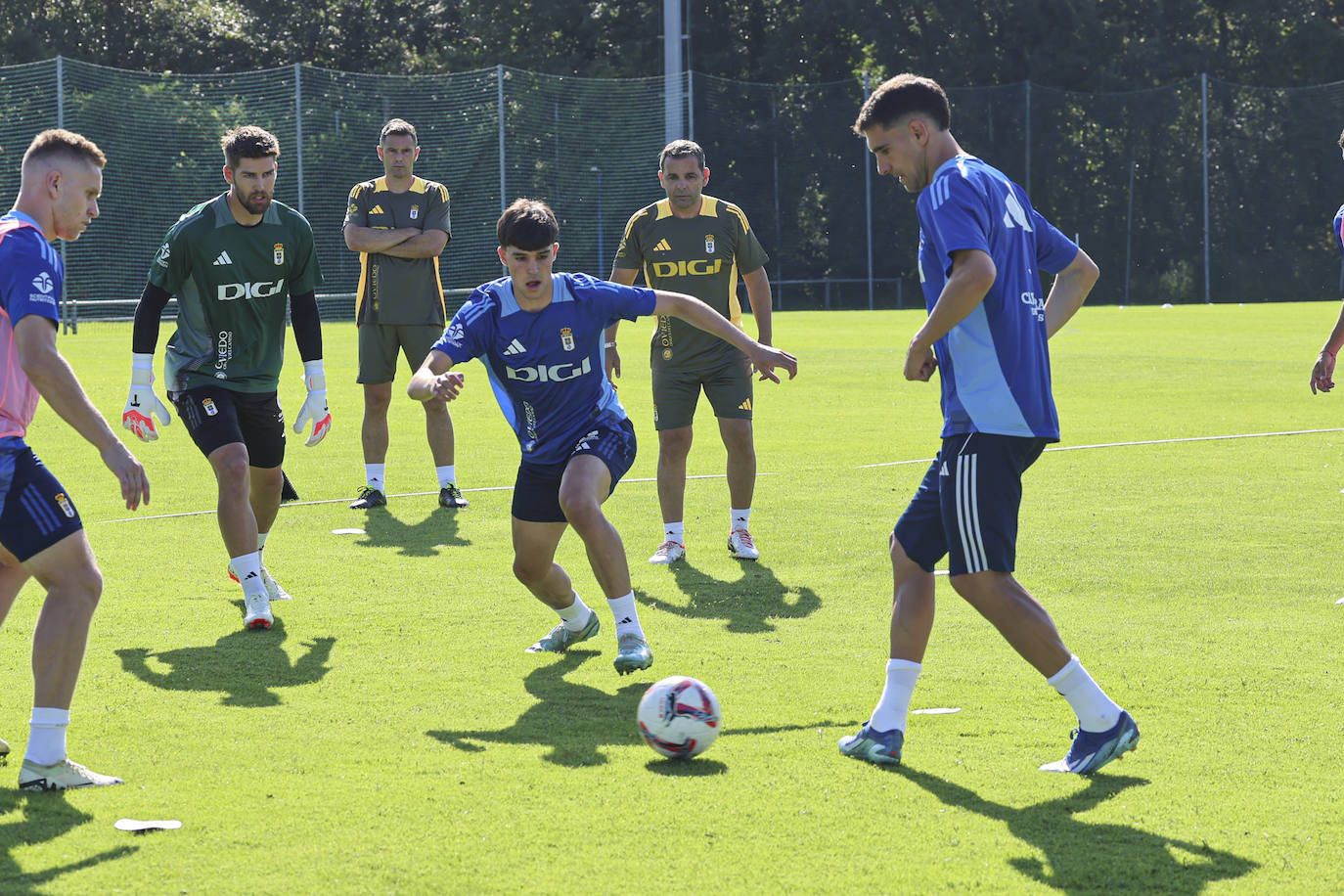 El Real Oviedo se pone a punto: las imágenes del primer entrenamiento