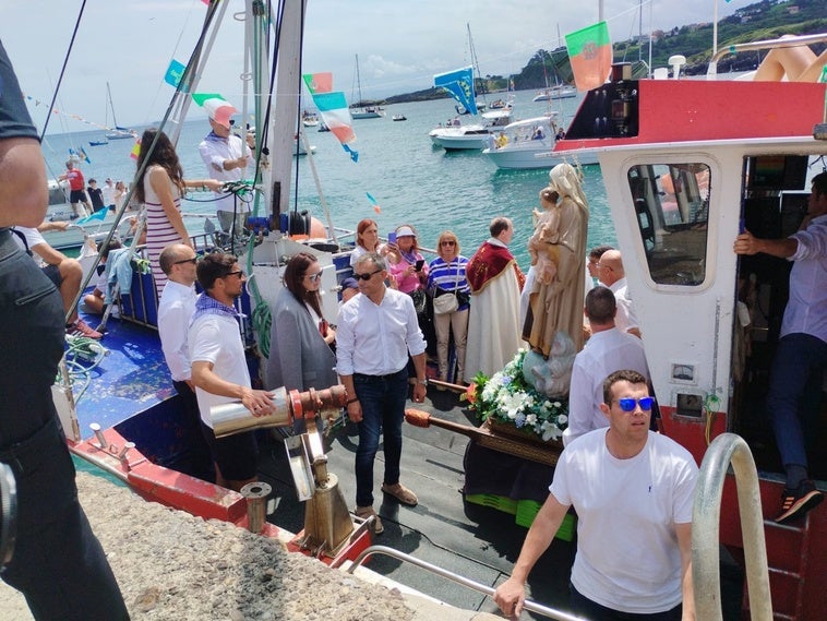 La Virgen del Carmen, en el 'Maresco' para la procesión marinera.