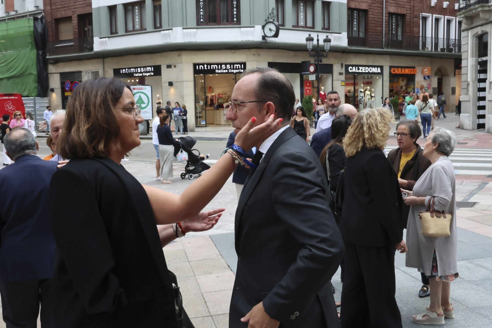 Multitudinario adiós en Oviedo a José Manuel Suárez Bocero
