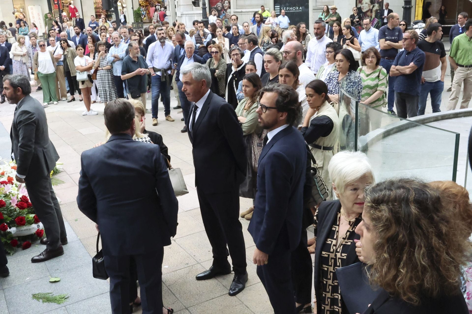 Multitudinario adiós en Oviedo a José Manuel Suárez Bocero