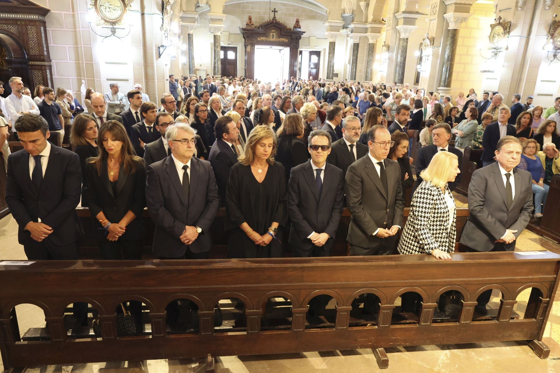 Multitudinario adiós en Oviedo a José Manuel Suárez Bocero