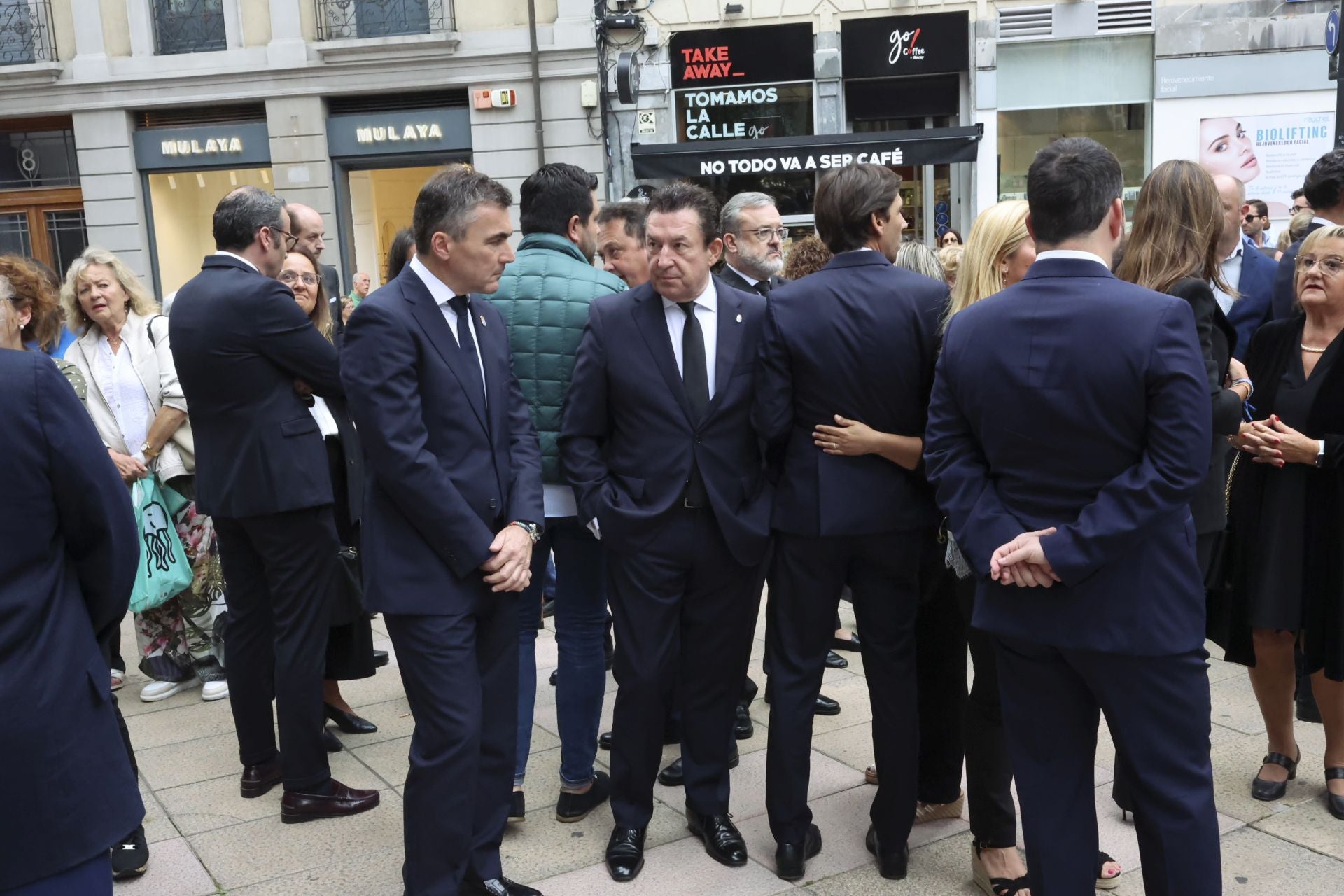 Multitudinario adiós en Oviedo a José Manuel Suárez Bocero