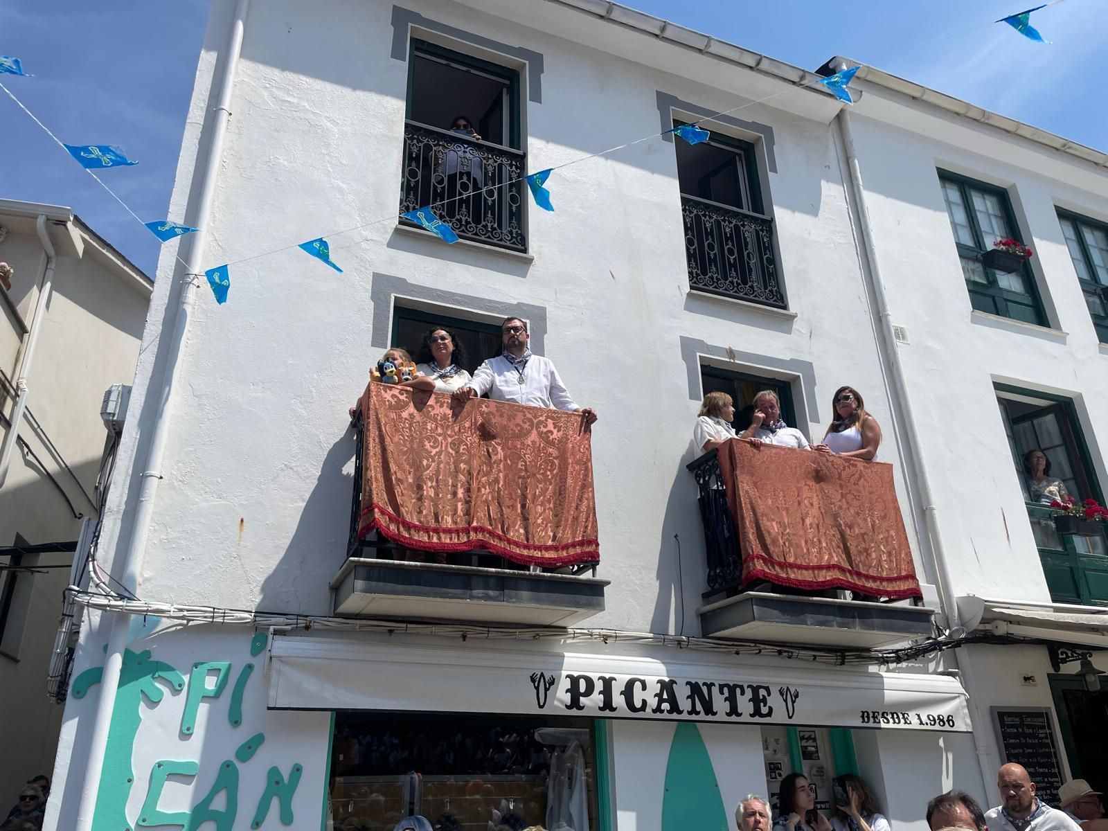 Tapia se engalana por el Carmen