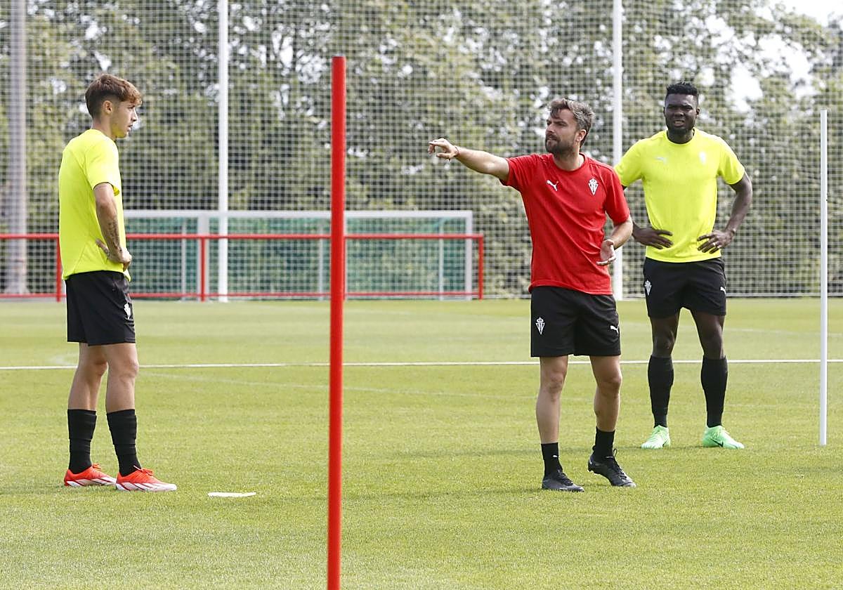 Rubén Albés, en la sesión de trabajo de ayer.