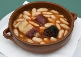 Un plato de fabada asturiana, símbolo de la región, que no aparece en el ranking de lo más demandado a domicilio.