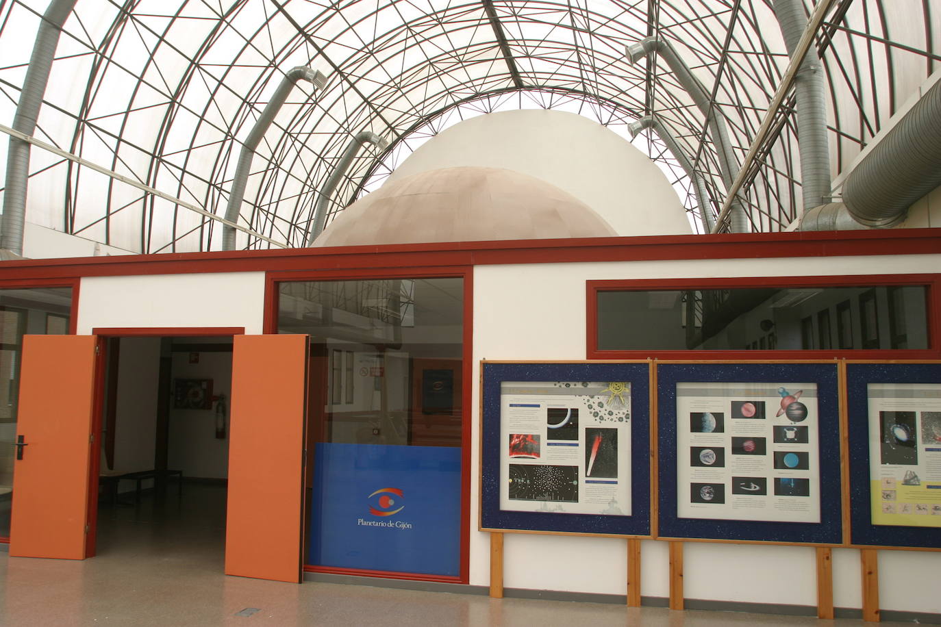 Así son las instalaciones del planetario de Gijón