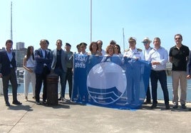 El Puerto Deportivo de Gijón ondea bandera azul