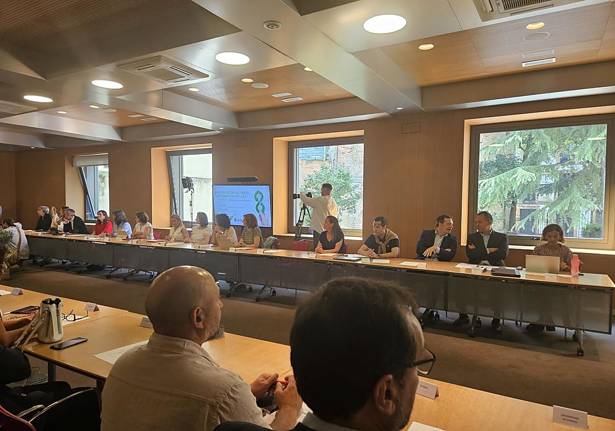 Un momento de la reunión celebrada este jueves.