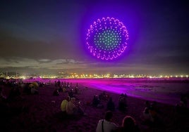 La magia de los drones hechiza el cielo de Gijón