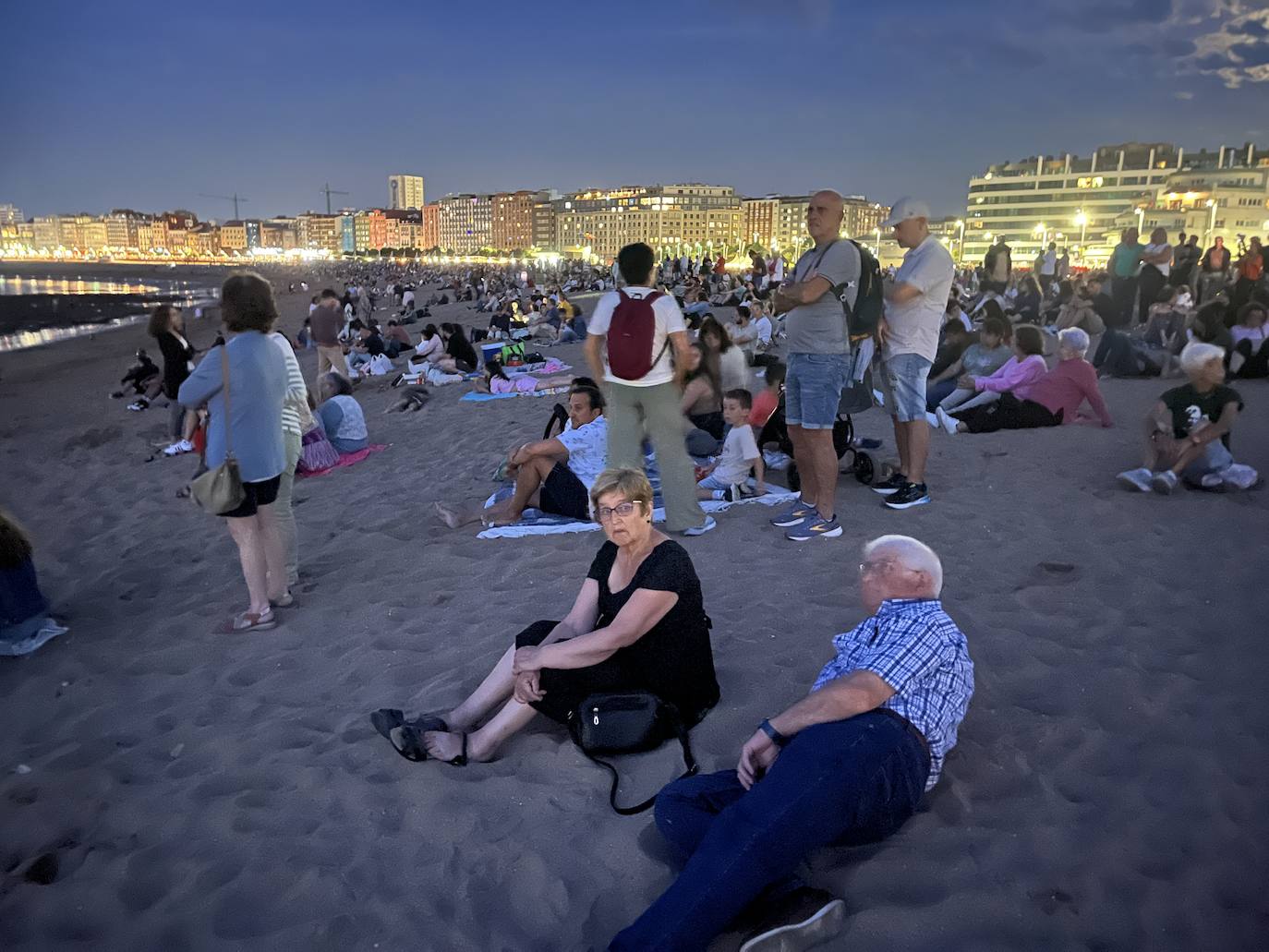 La magia de los drones hechiza el cielo de Gijón