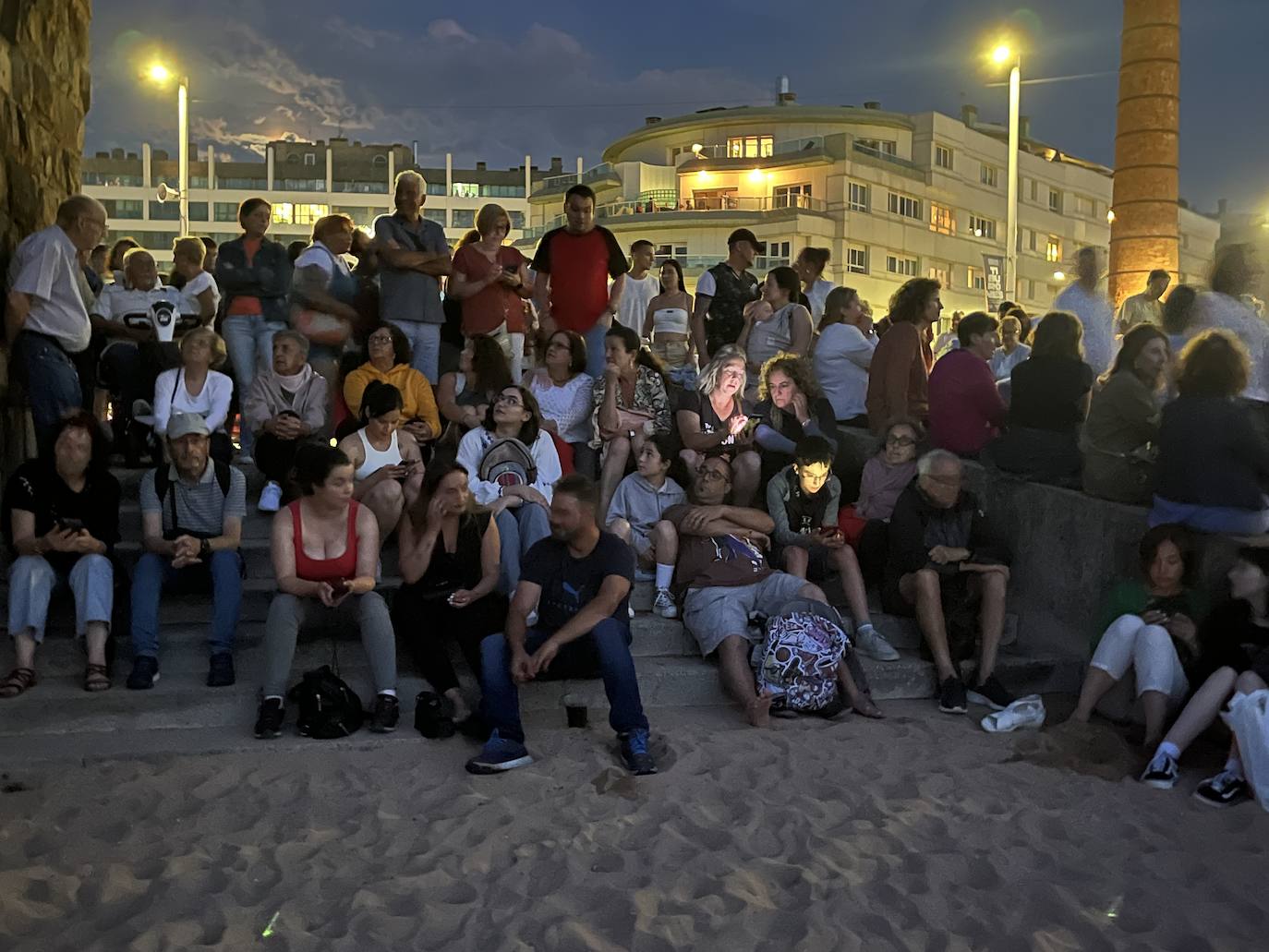 La magia de los drones hechiza el cielo de Gijón