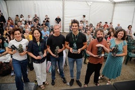 Los ganadores de los premios Lorna, Kelvin 505 y CIMA posan con sus trofeos.