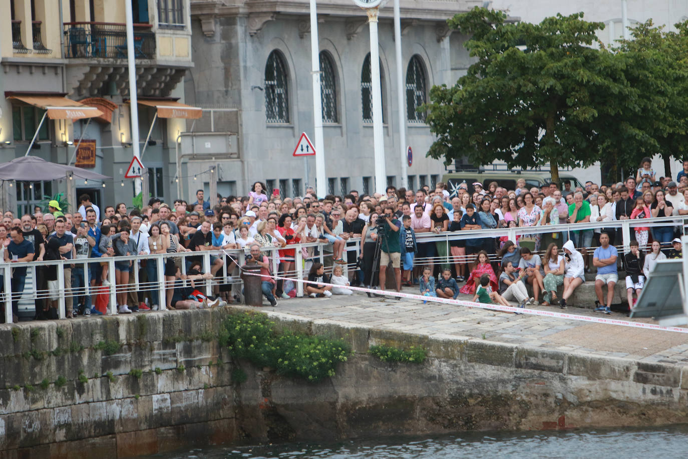 Éxito del concurso de saltos &#039;Døds Diving World Tour&#039; en Gijón