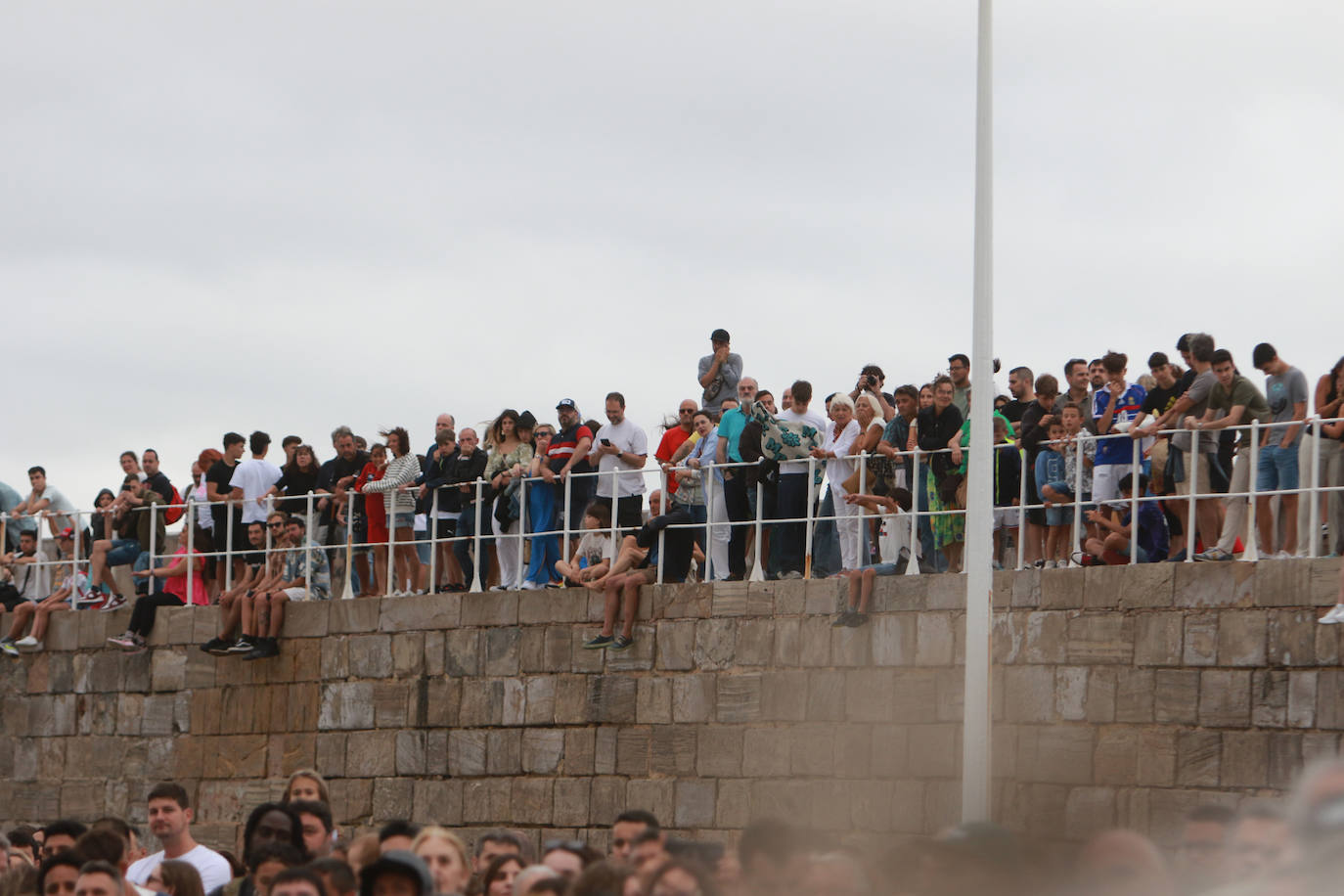 Éxito del concurso de saltos &#039;Døds Diving World Tour&#039; en Gijón