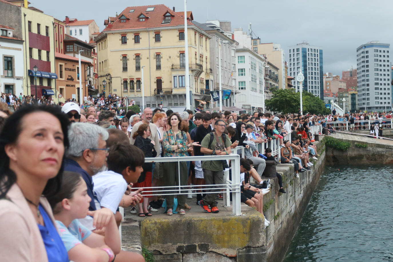 Éxito del concurso de saltos &#039;Døds Diving World Tour&#039; en Gijón