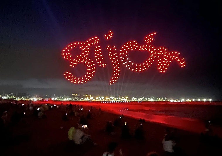 Cuenta atrás para que los drones vuelvan a iluminar el cielo de Gijón