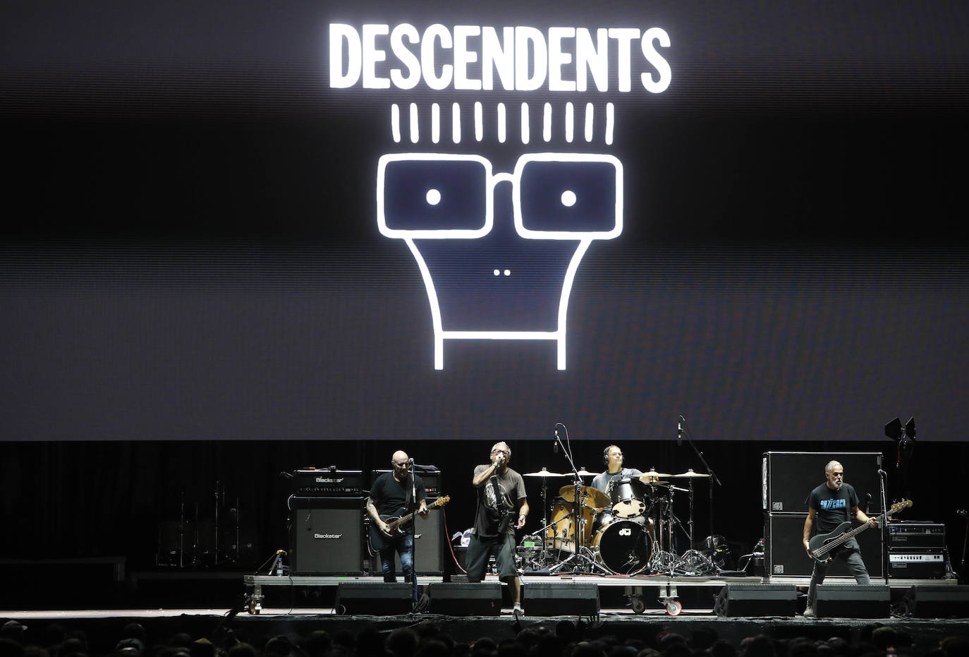 Descendents conquista la ola del Tsunami