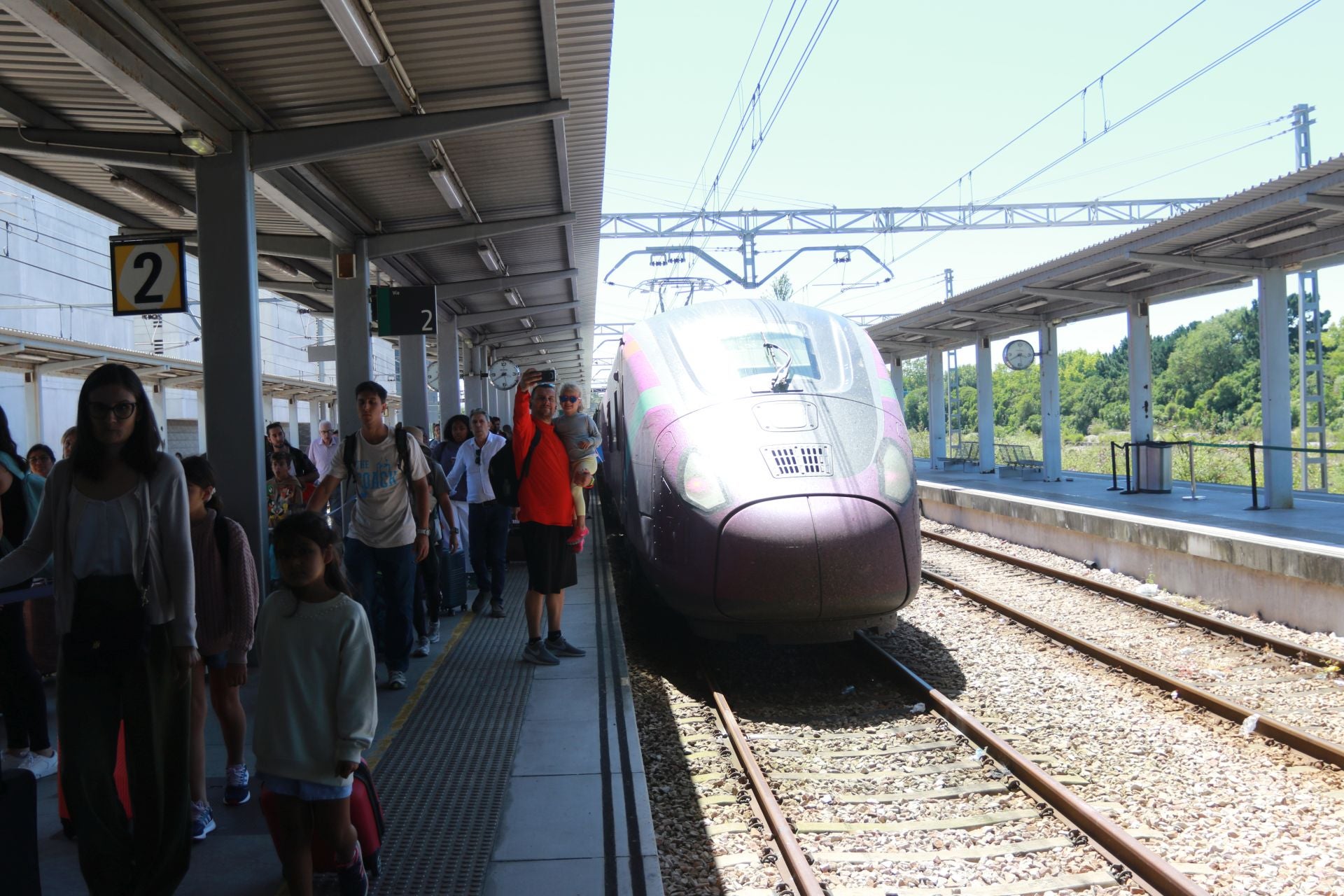 La alta velocidad a bajo coste llega a Asturias: así fue el momento