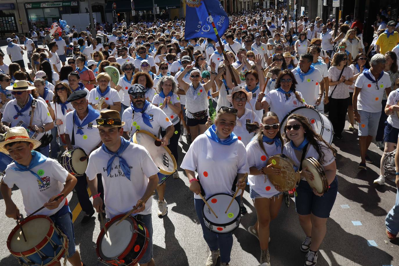 La Pola, a rebosar: «El carmín es único»