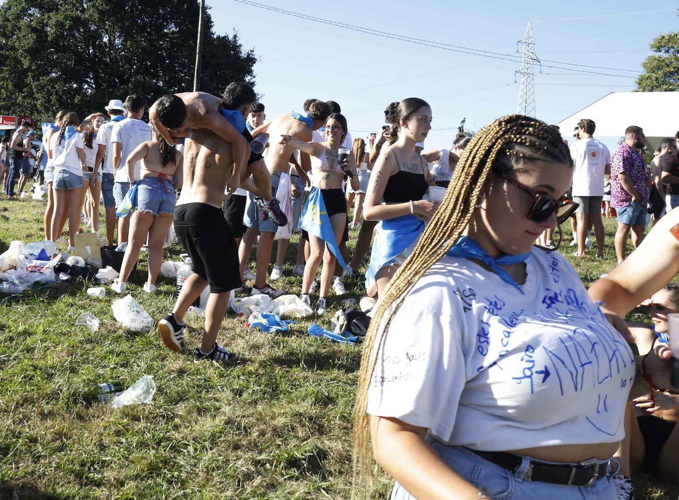 La Pola, a rebosar: «El carmín es único»