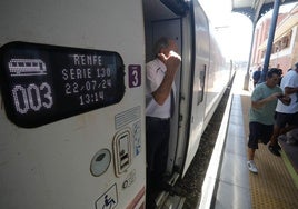 Así llegó el primer servicio del tren Alvia de Madrid a Avilés