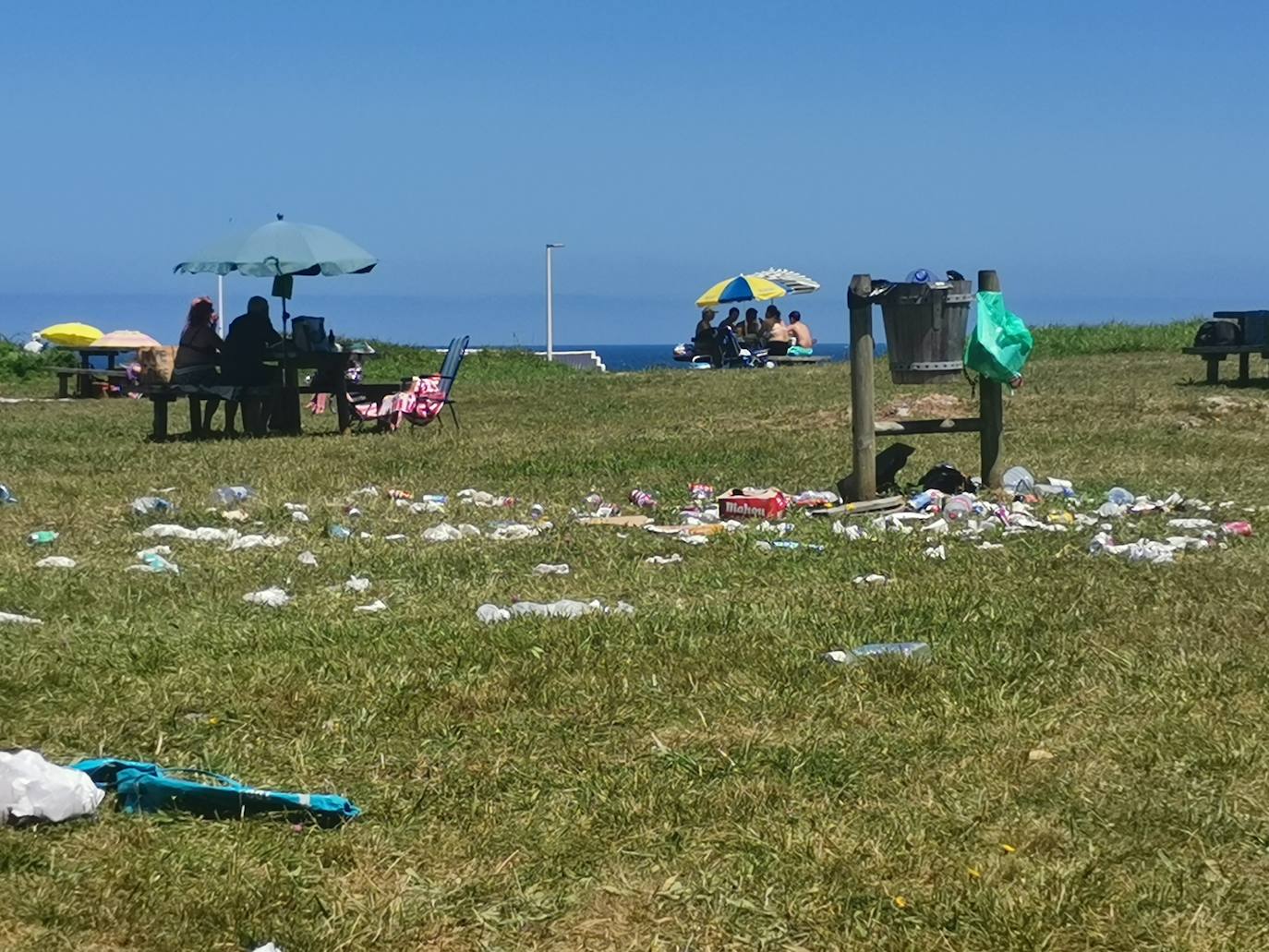 Perlora llena de basura