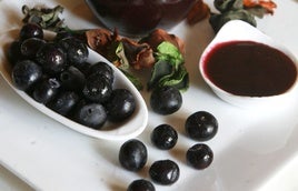 Frutos rojos y conservas para la hora de comer