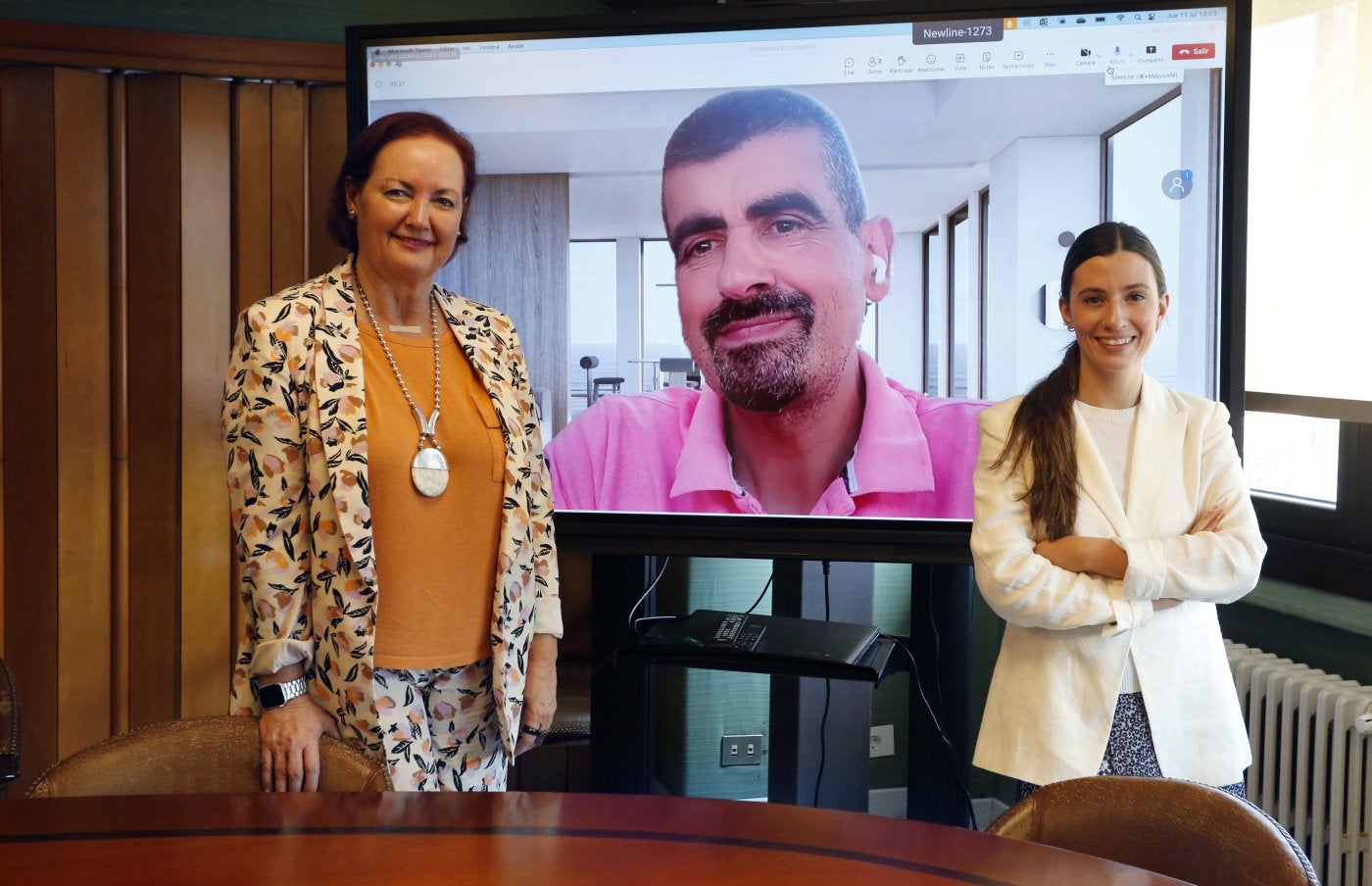 María Pérez Medina, José Ramón Natal (en la pantalla) y Silvia Jiménez.