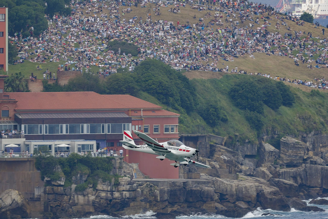 Festival Aéreo Internacional: Gijón disfruta del espectáculo en el cielo