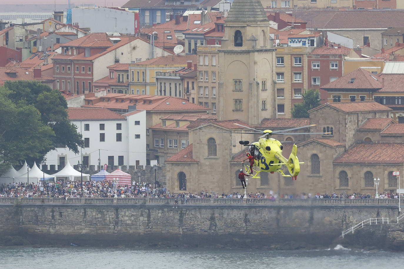 Festival Aéreo Internacional: Gijón disfruta del espectáculo en el cielo