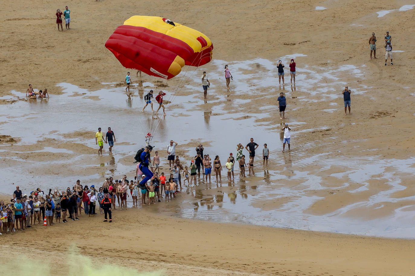 Festival Aéreo Internacional: Gijón disfruta del espectáculo en el cielo