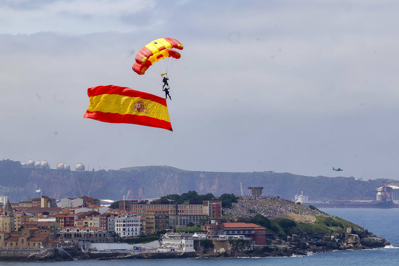 Festival Aéreo Internacional: Gijón disfruta del espectáculo en el cielo